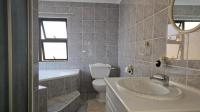Main Bathroom of property in Bartlett AH
