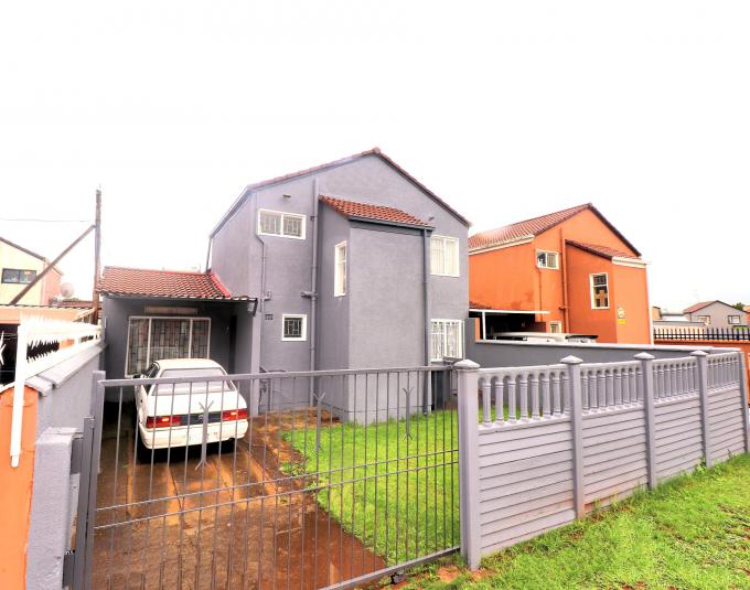 4 Bedroom House for Sale For Sale in Lenasia - MR545432