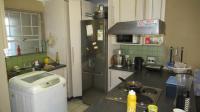 Kitchen - 10 square meters of property in Weltevreden Park