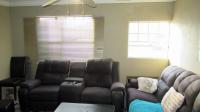 Lounges - 22 square meters of property in Weltevreden Park