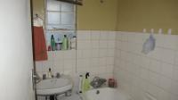 Bathroom 1 - 4 square meters of property in Weltevreden Park