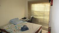 Bed Room 1 - 11 square meters of property in Weltevreden Park