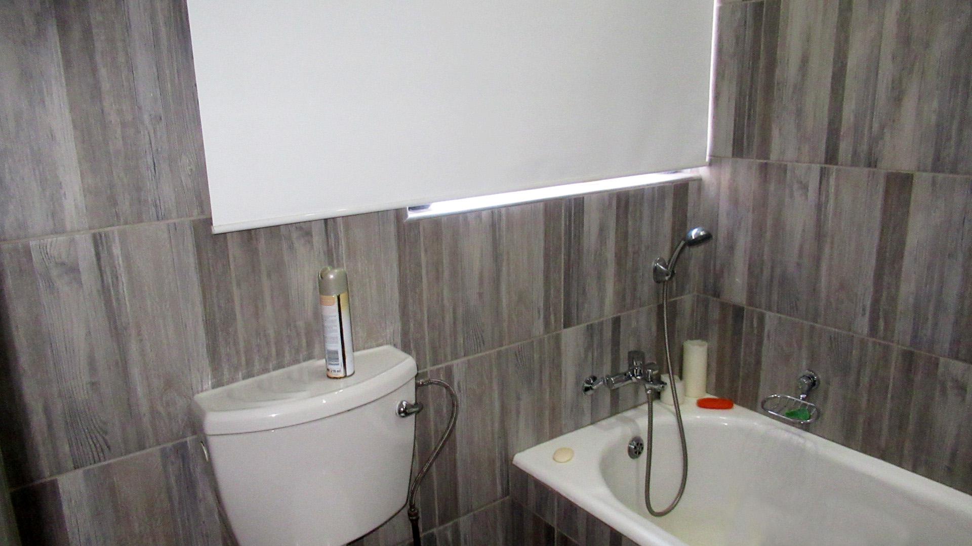 Bathroom 1 - 5 square meters of property in Primrose Hill