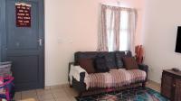 Lounges - 17 square meters of property in Parklands
