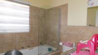 Bathroom 1 - 5 square meters of property in Clarina