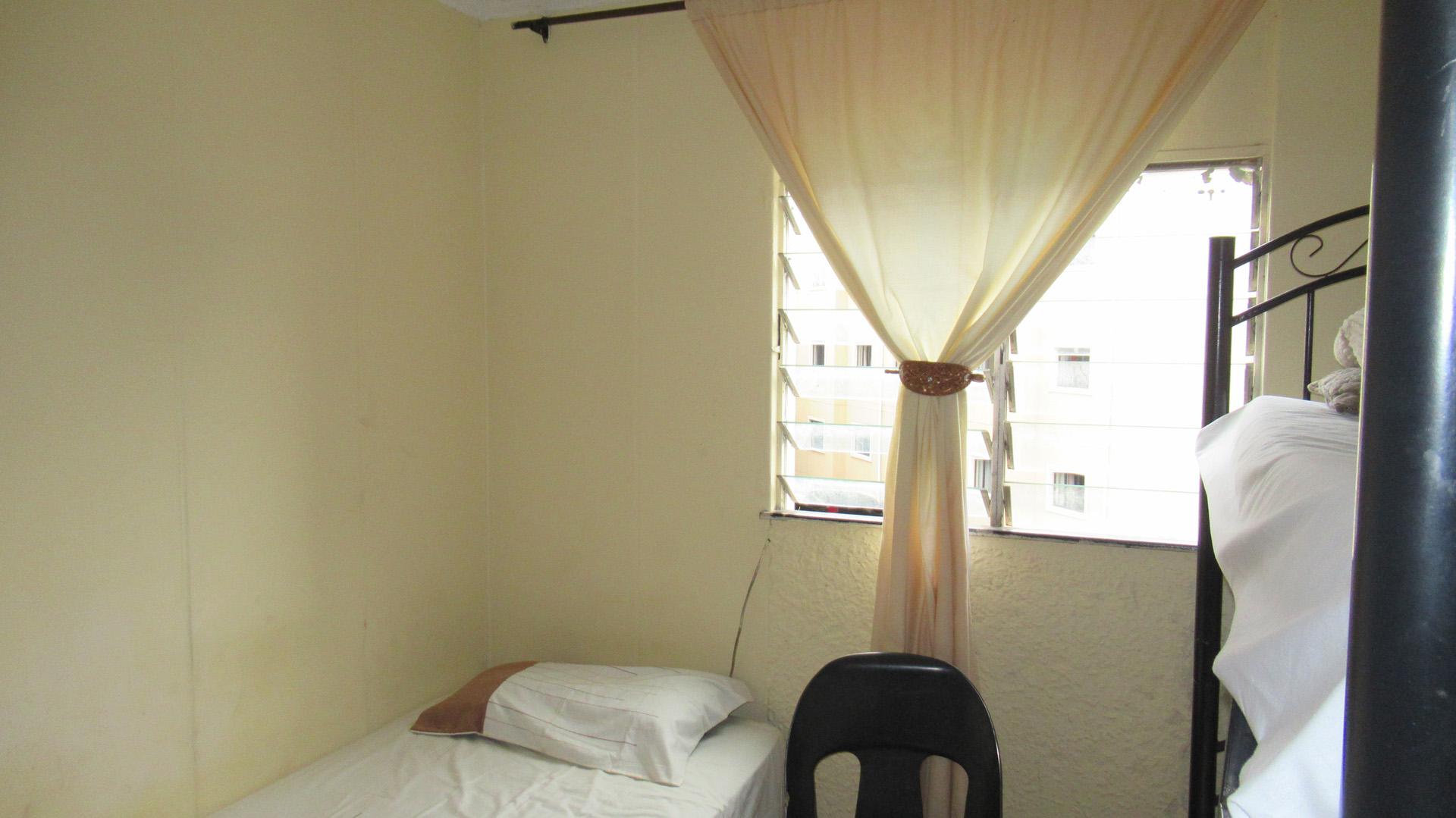 Bed Room 1 - 10 square meters of property in Sea View 