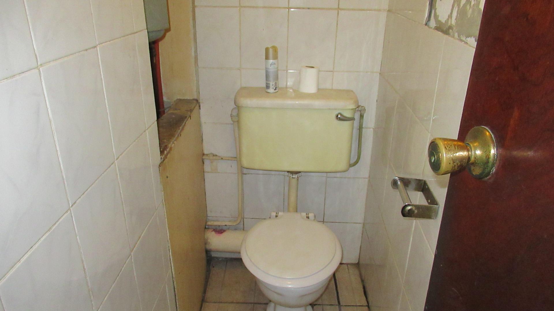 Bathroom 2 - 3 square meters of property in Sea View 