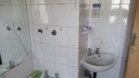 Bathroom 1 - 4 square meters of property in Sea View