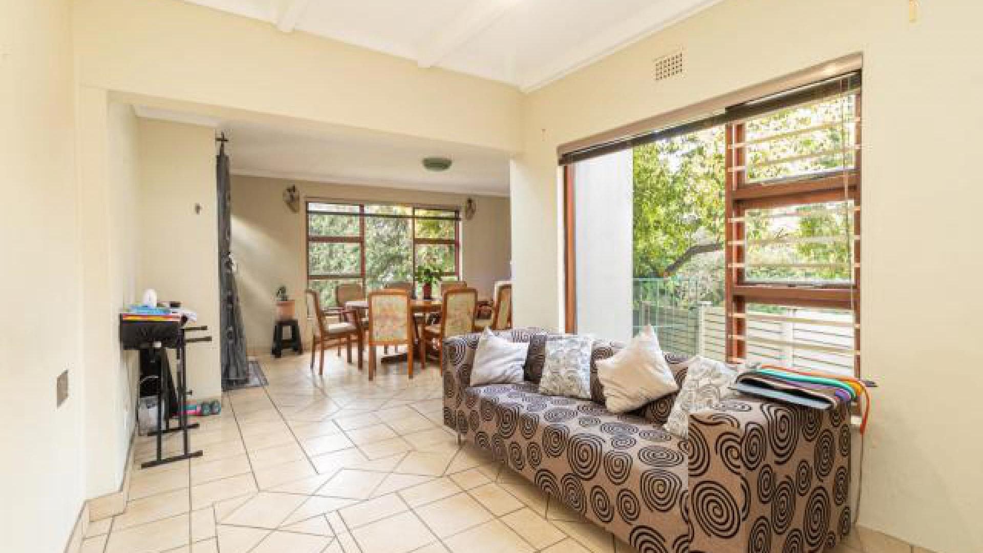 Informal Lounge - 14 square meters of property in Randpark Ridge