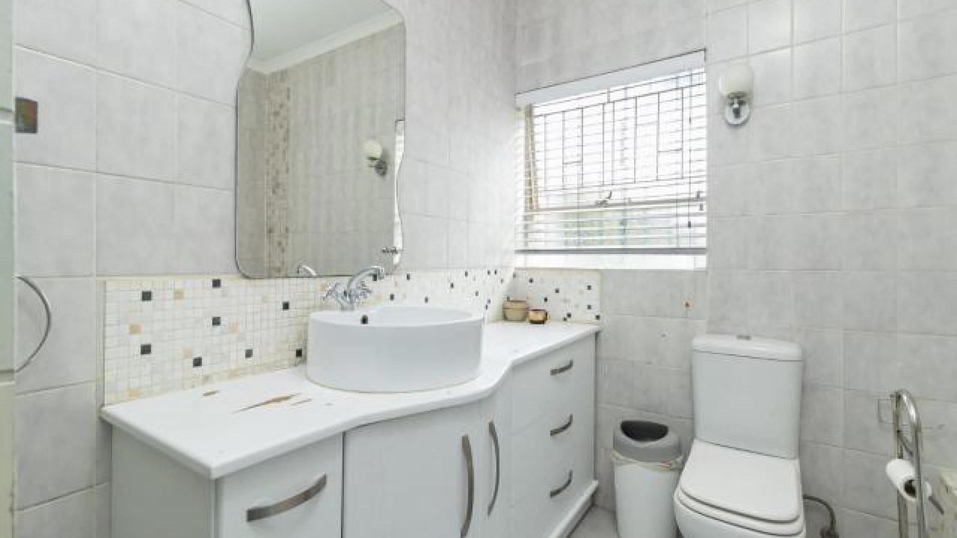 Bathroom 1 - 8 square meters of property in Randpark Ridge