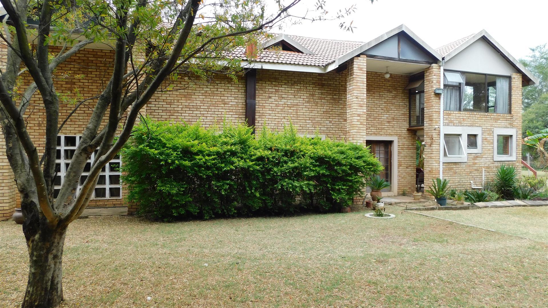 Front View of property in Montana Tuine