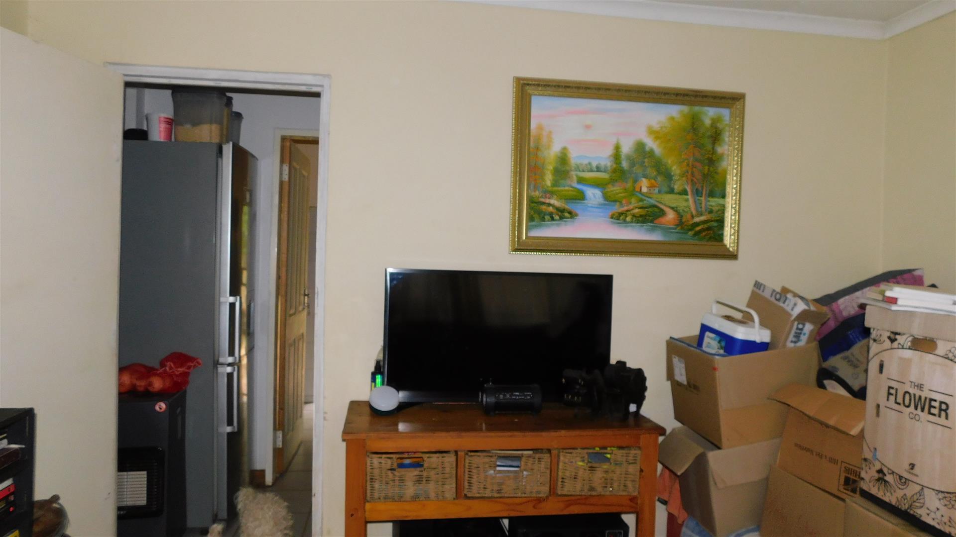 Rooms - 33 square meters of property in Montana Tuine