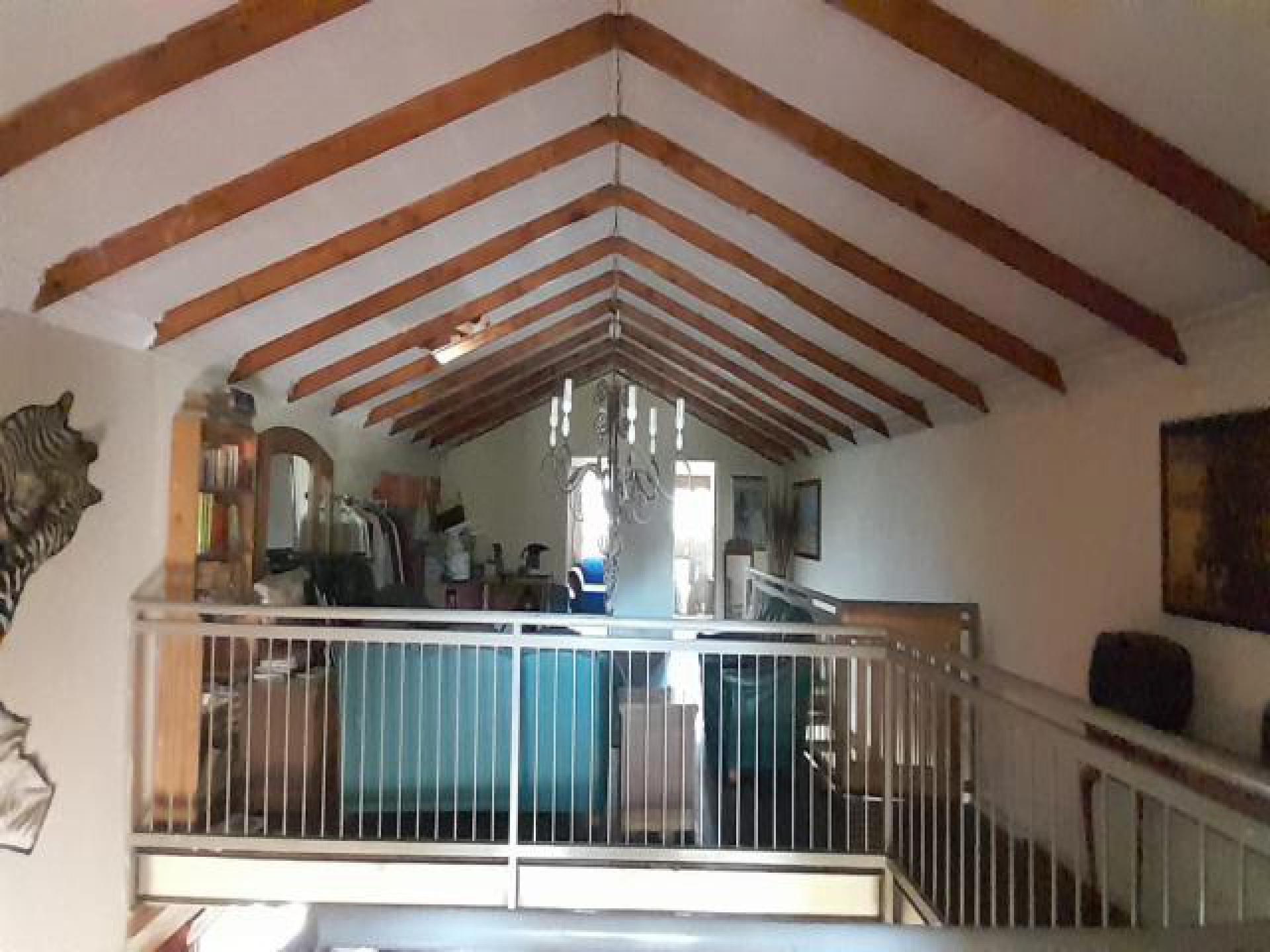 Spaces - 54 square meters of property in Montana Tuine