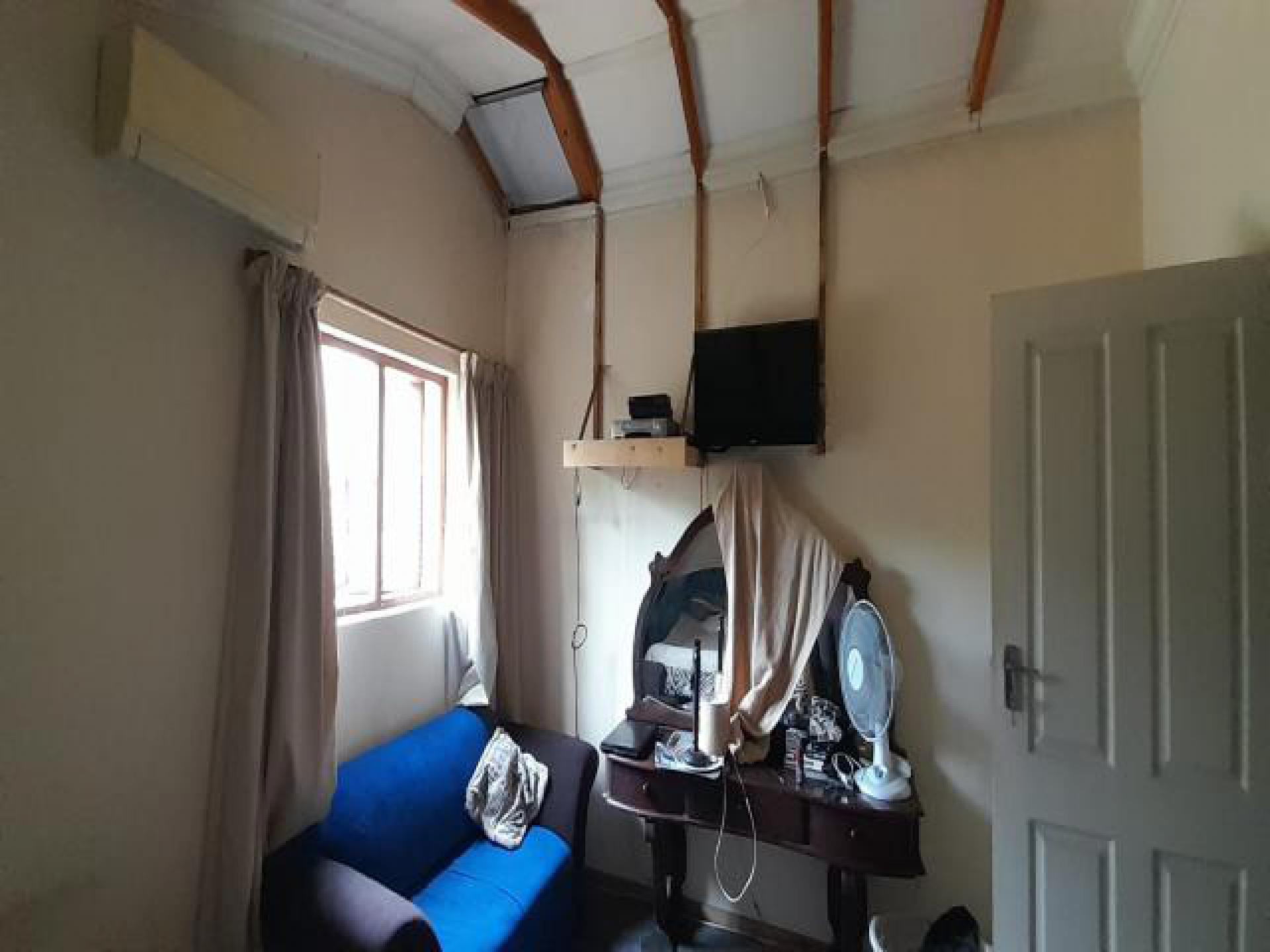 Rooms - 33 square meters of property in Montana Tuine