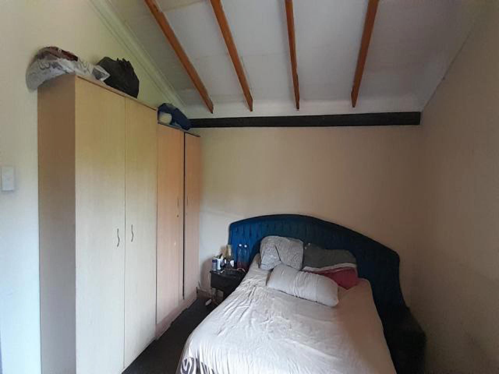 Bed Room 2 - 17 square meters of property in Montana Tuine