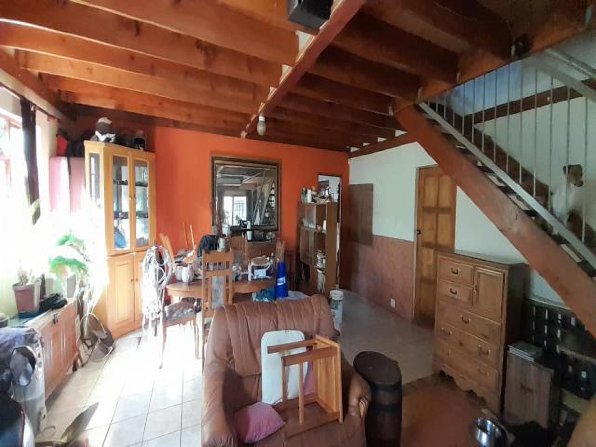 Entertainment of property in Montana Tuine