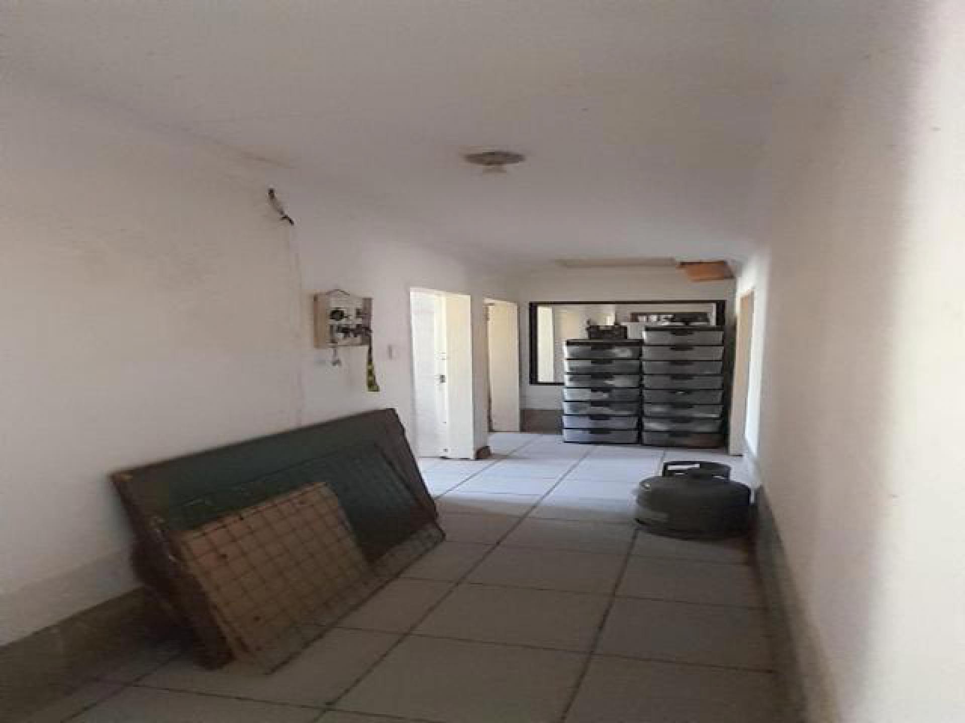 Spaces - 54 square meters of property in Montana Tuine