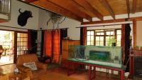Lounges - 94 square meters of property in Montana Tuine