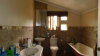 Bathroom 2 - 11 square meters of property in Montana Tuine
