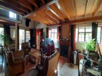 Formal Lounge of property in Montana Tuine