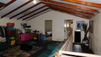 Lounges - 94 square meters of property in Montana Tuine