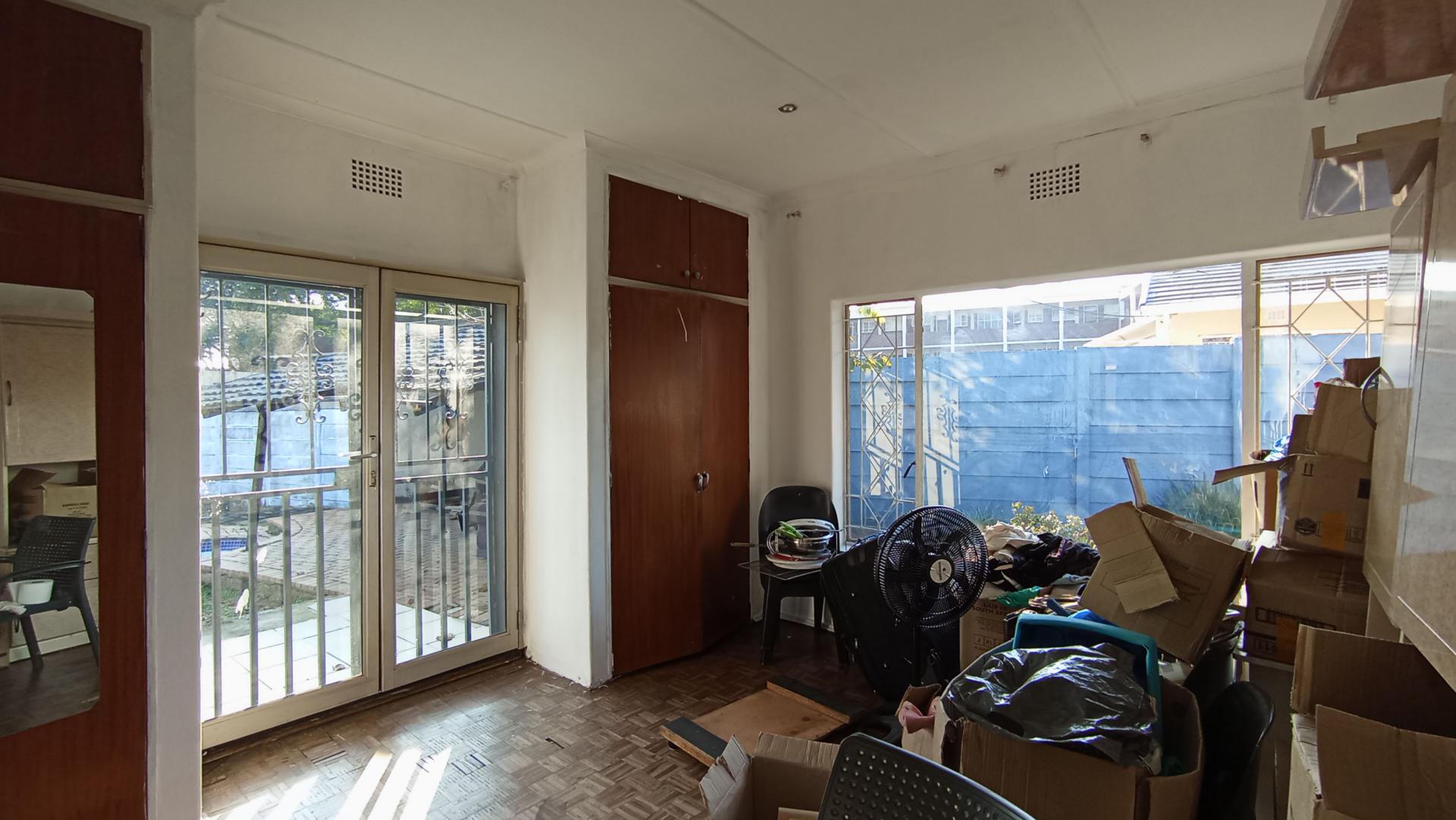 Main Bedroom - 18 square meters of property in Eastleigh