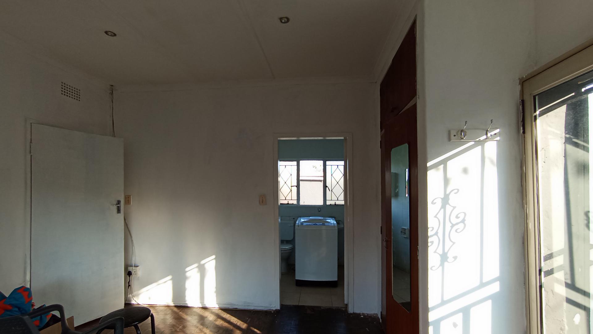 Main Bedroom - 18 square meters of property in Eastleigh