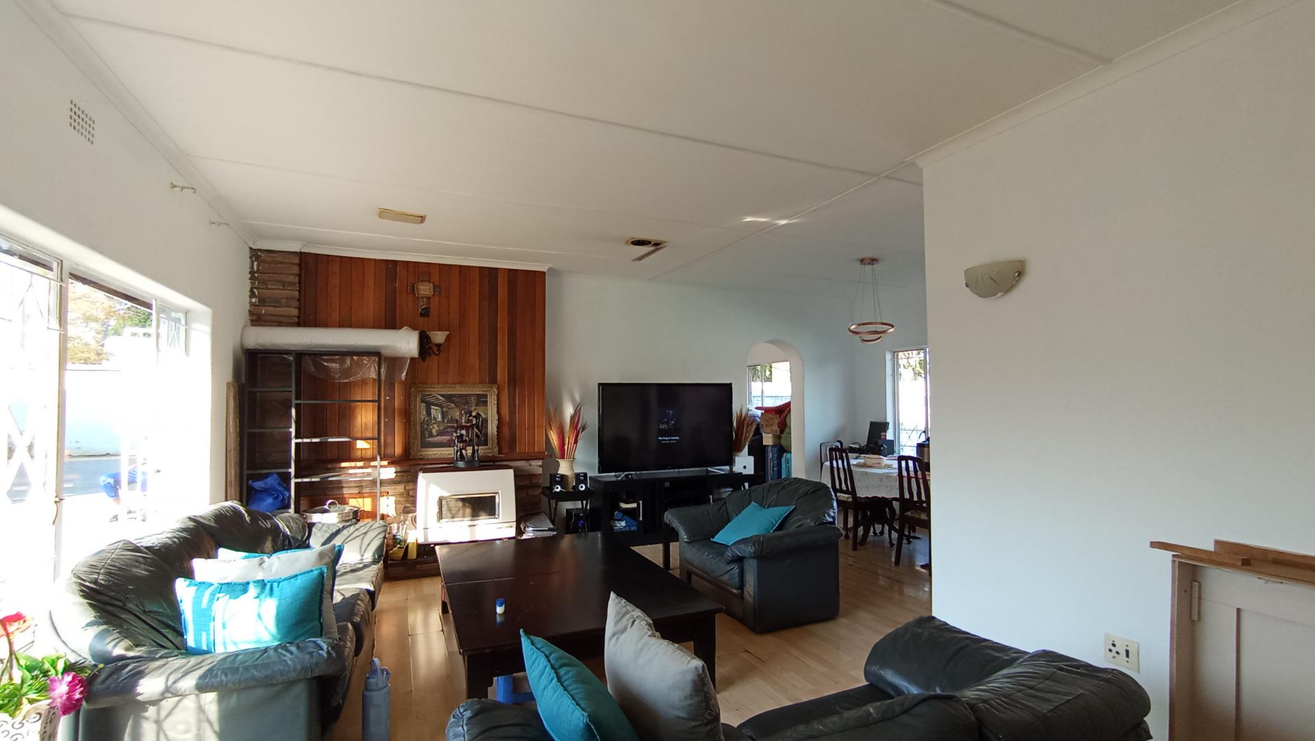 Lounges - 20 square meters of property in Eastleigh