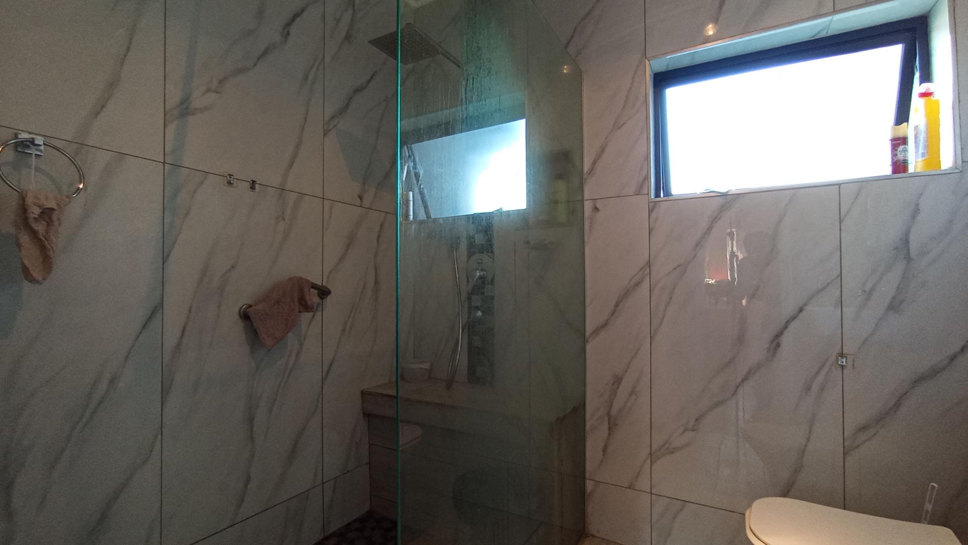 Bathroom 1 - 8 square meters of property in Eastleigh