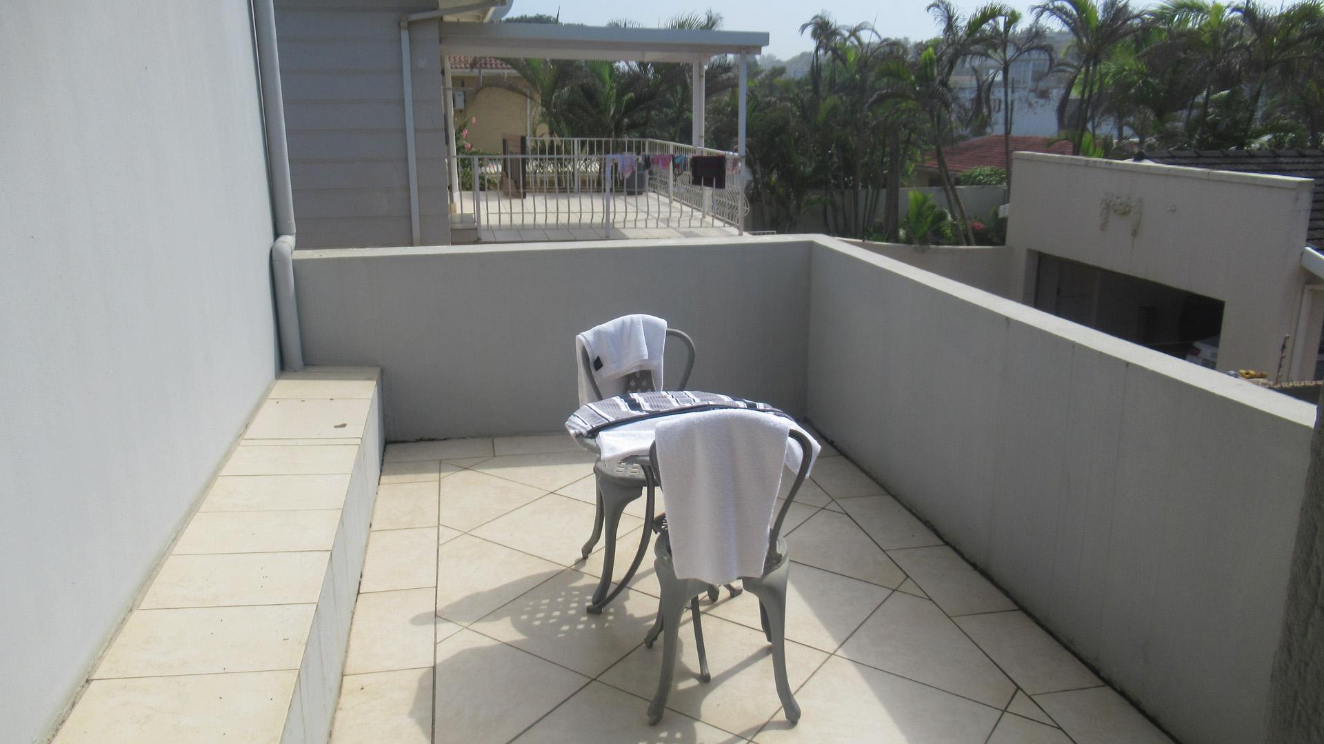 Balcony - 30 square meters of property in Glenashley