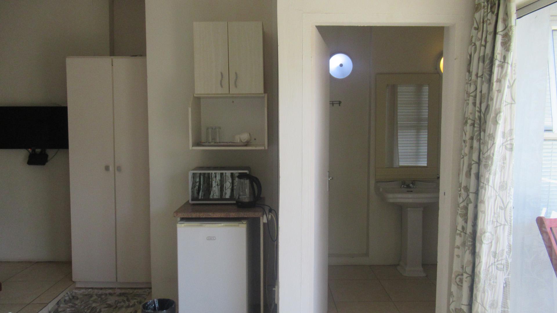 Bed Room 5+ - 100 square meters of property in Glenashley