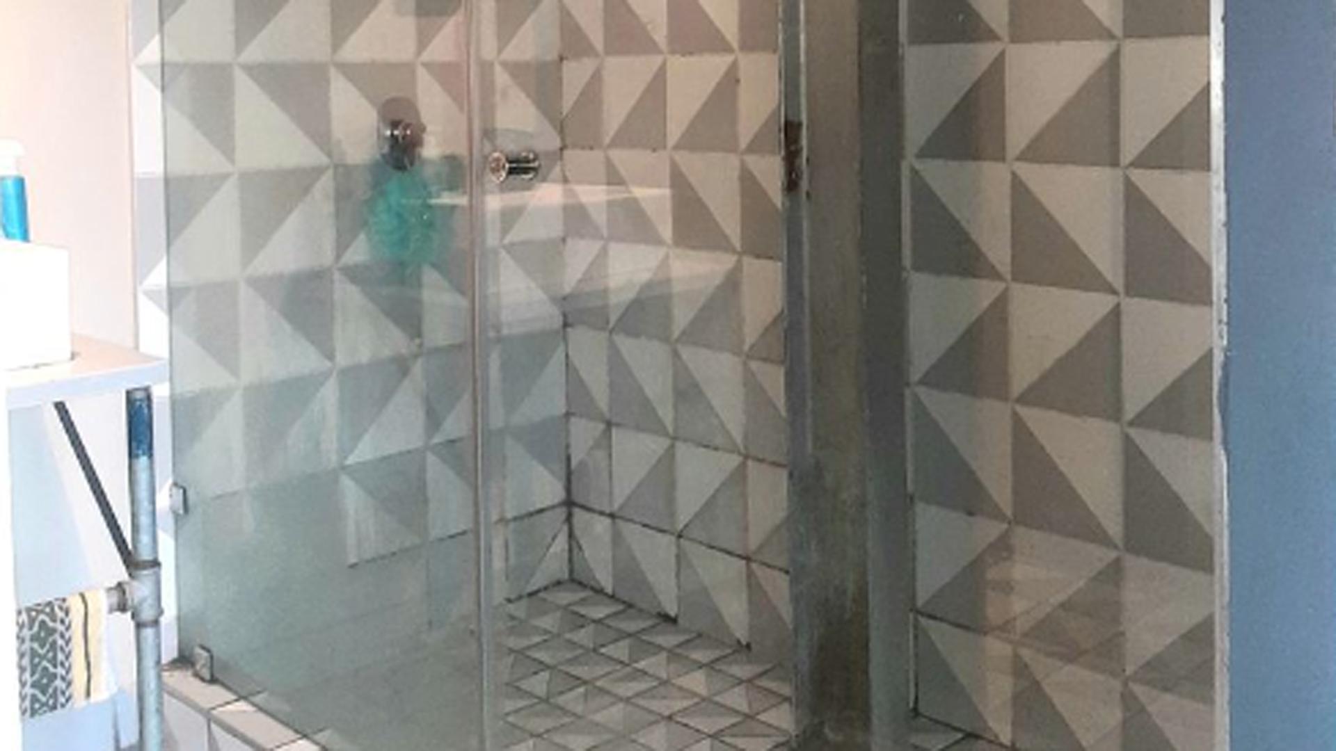 Bathroom 1 of property in Jeppestown