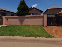 3 Bedroom 1 Bathroom House for Sale for sale in Protea Glen