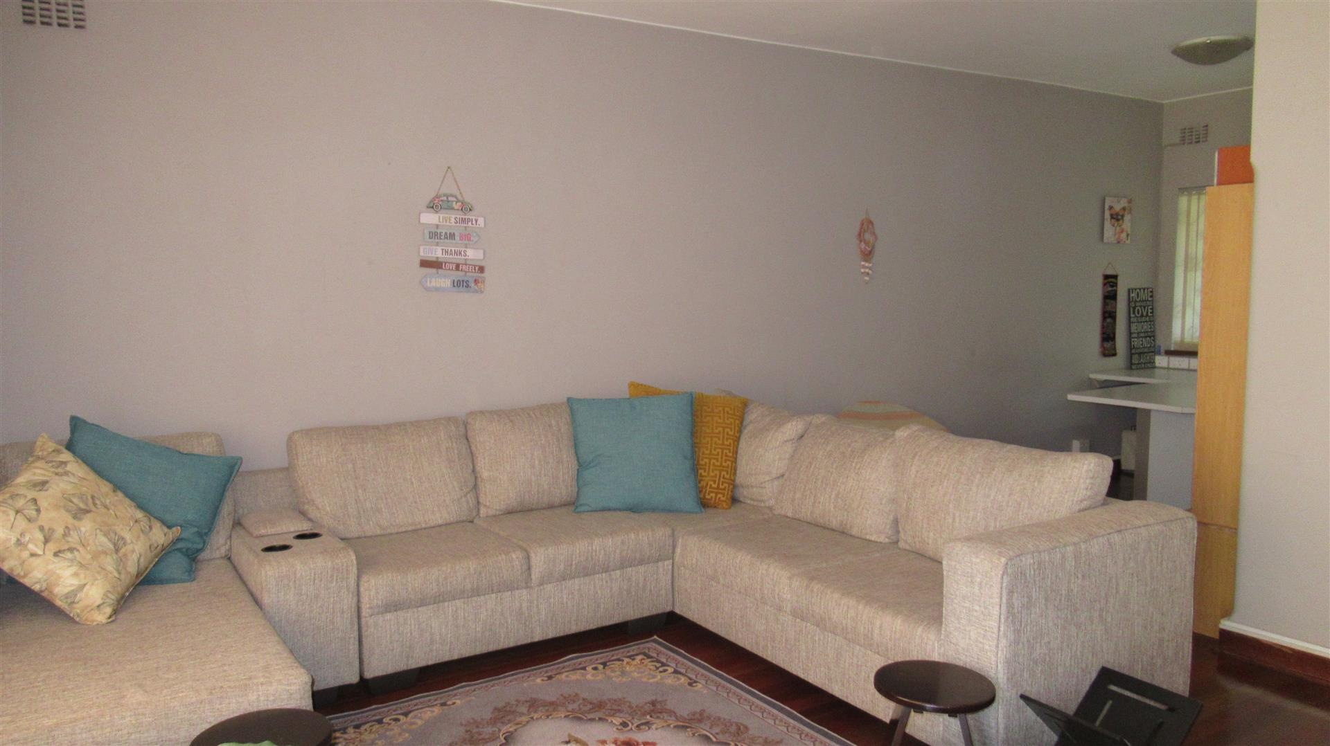 Lounges - 26 square meters of property in Scottsville PMB