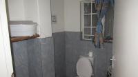 Bathroom 1 - 4 square meters of property in Horison