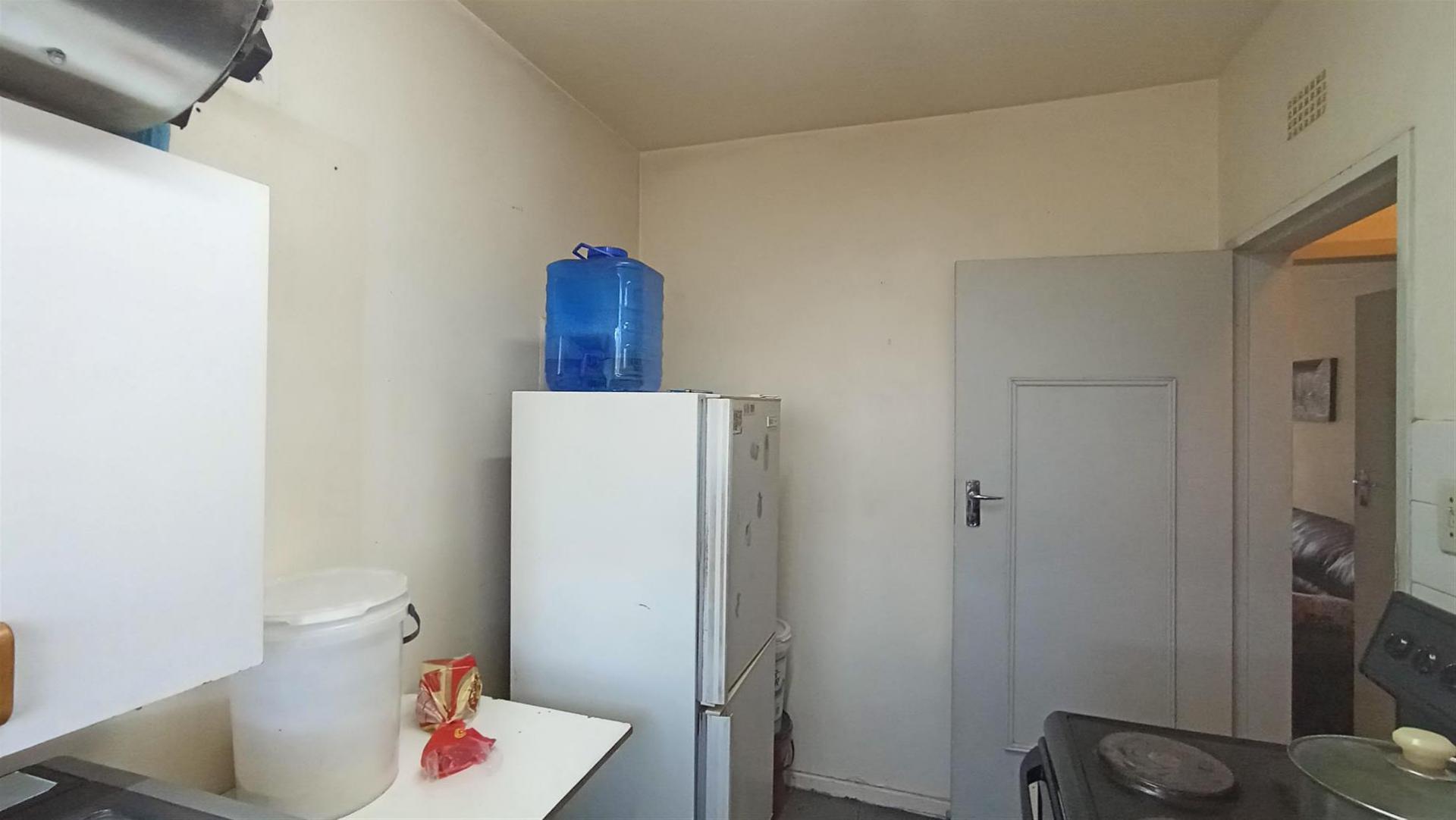 Kitchen - 9 square meters of property in Rosettenville