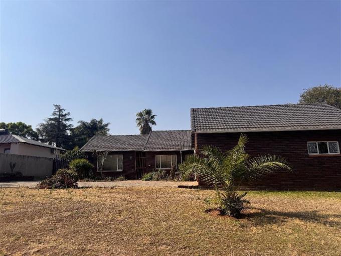 Standard Bank SIE Sale In Execution House for Sale in Van Riebeeck Park - MR546103