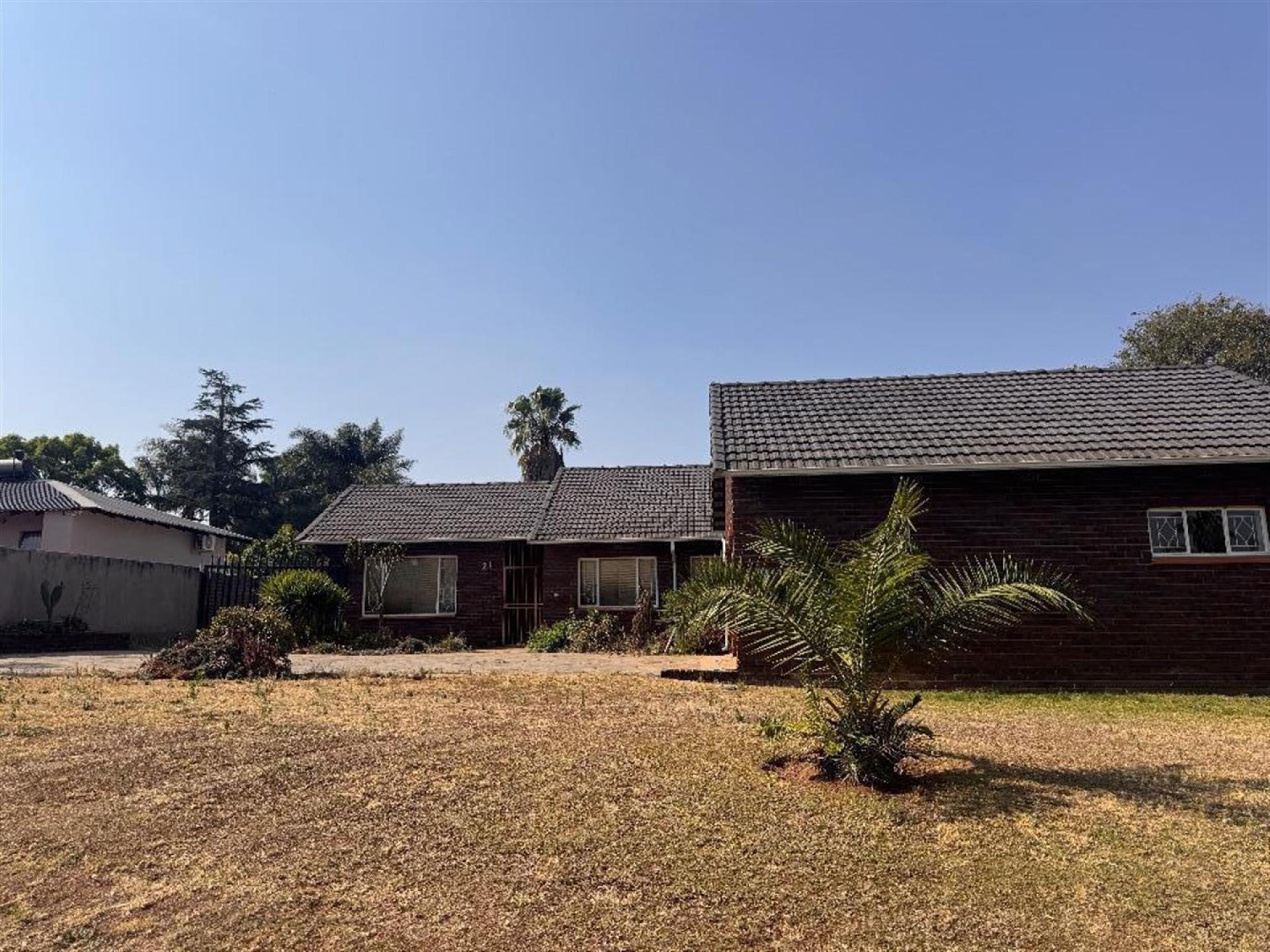 Front View of property in Van Riebeeck Park