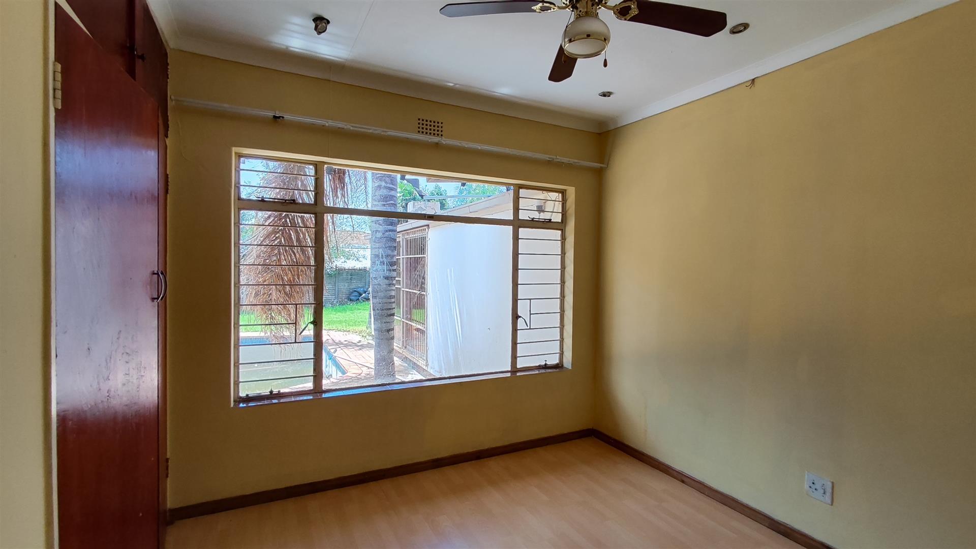 Bed Room 2 - 12 square meters of property in Norkem park