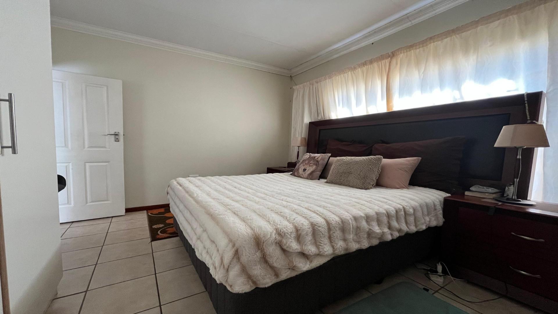 Bed Room 2 of property in Flamwood