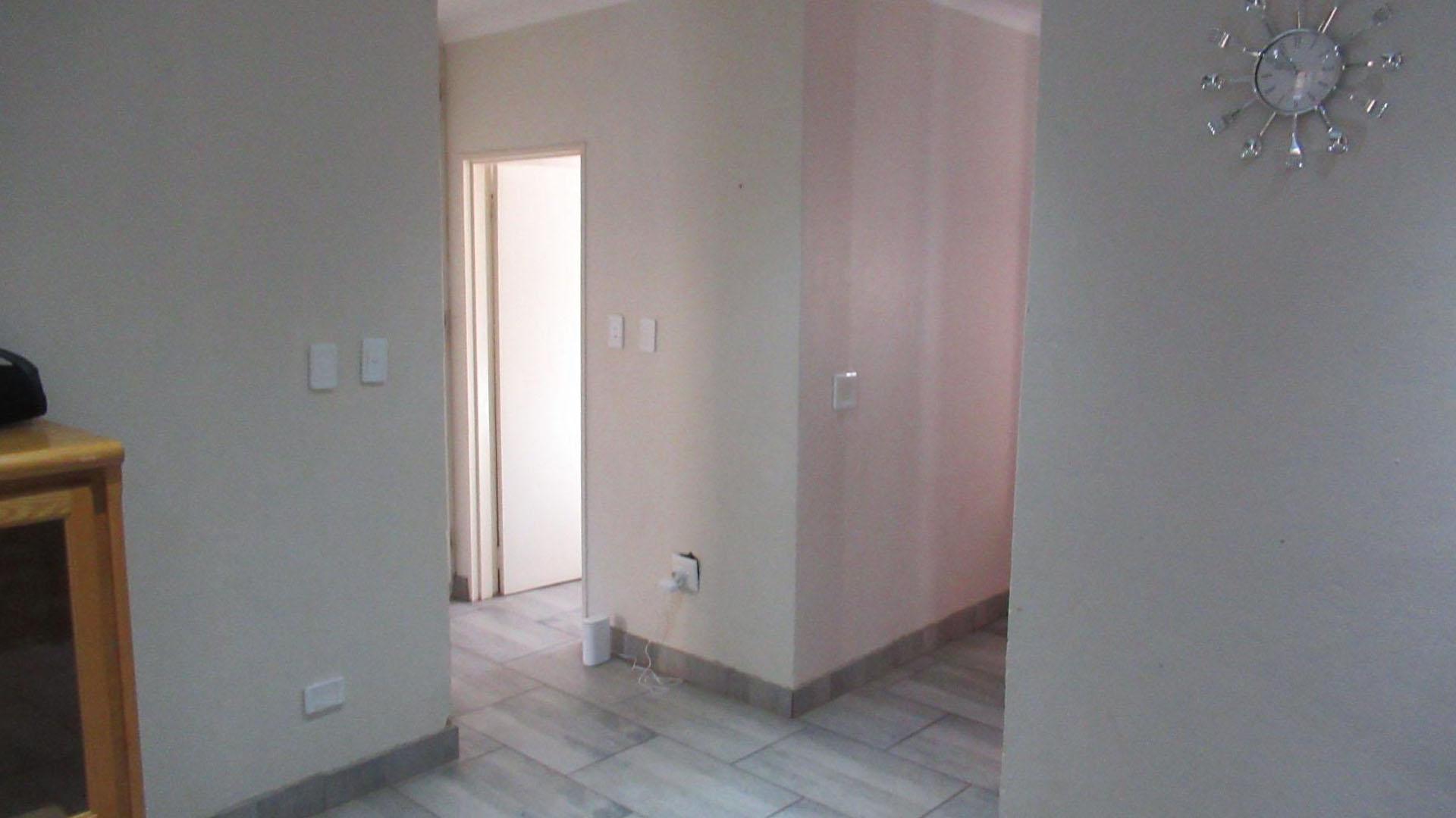 Lounges - 19 square meters of property in Chancliff Ridge