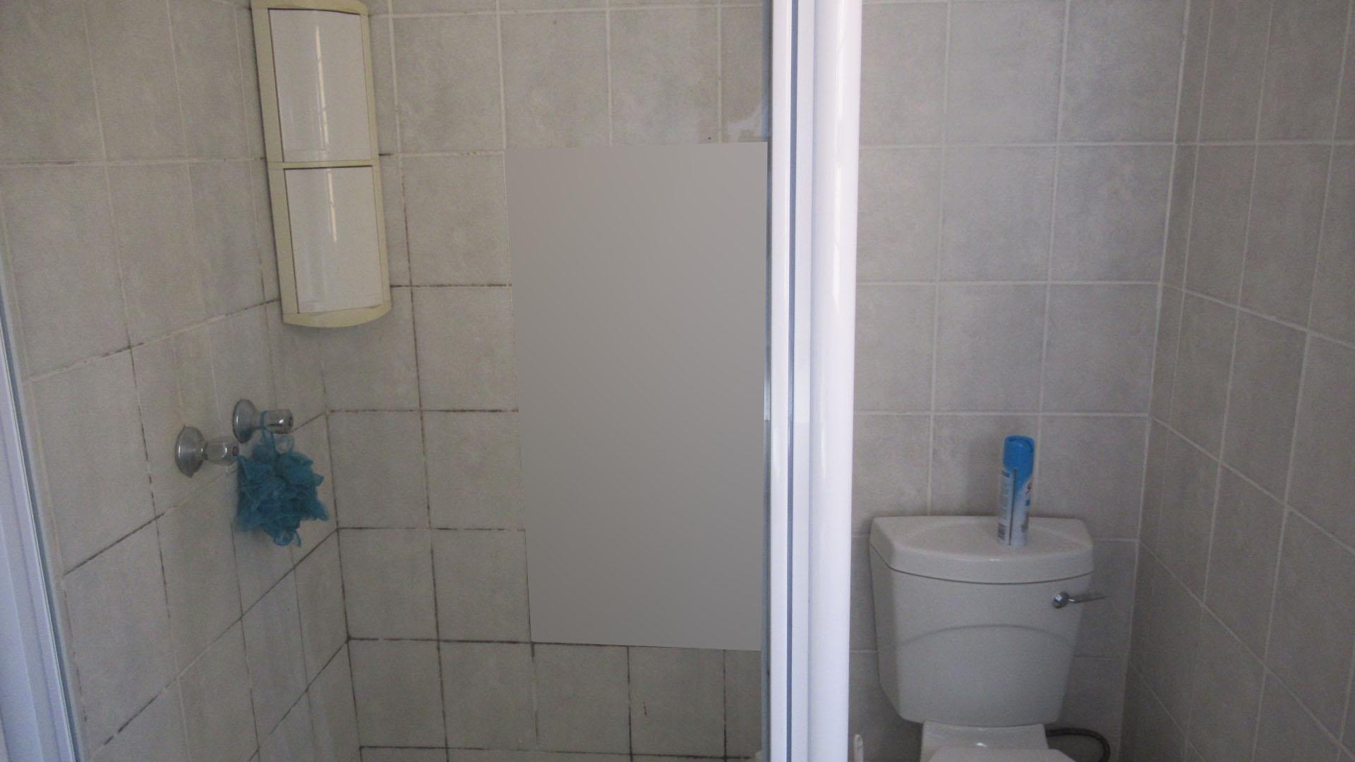 Main Bathroom - 6 square meters of property in Chancliff Ridge