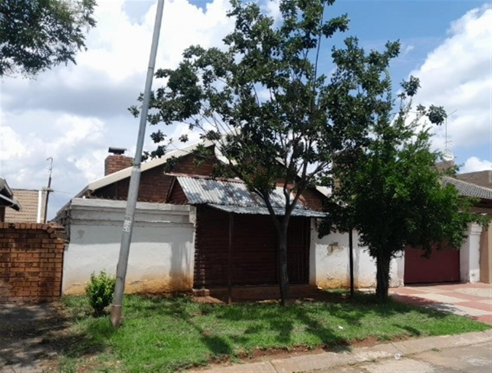 Front View of property in Protea North