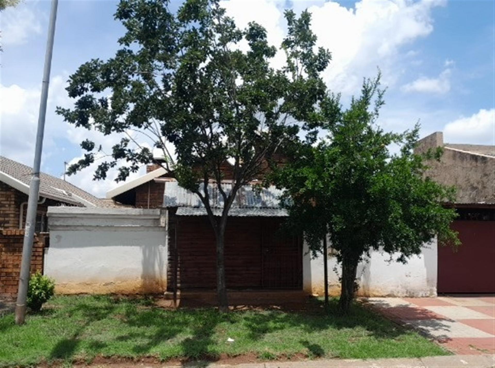 Front View of property in Protea North