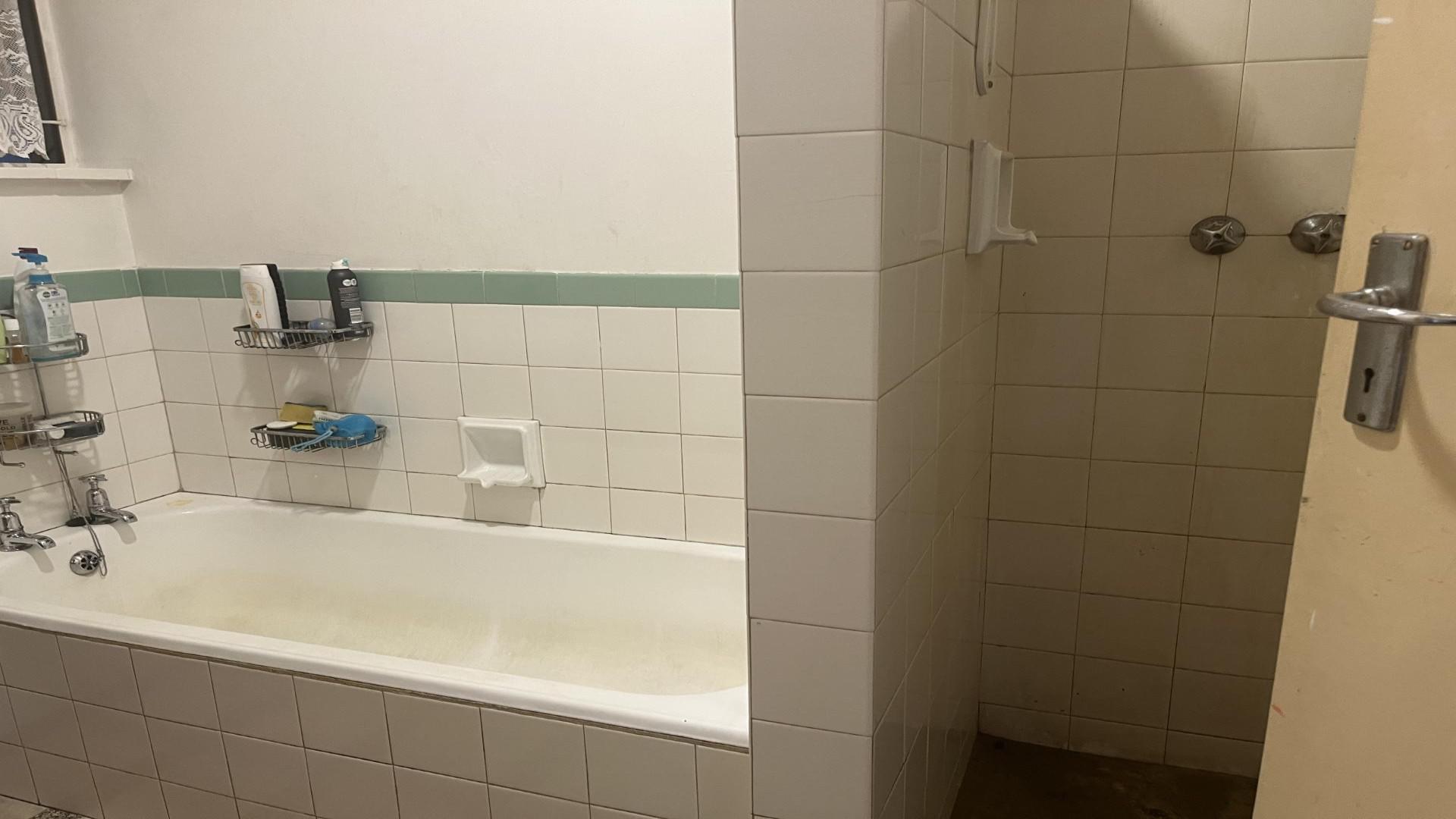 Bathroom 1 of property in Hatton Estate