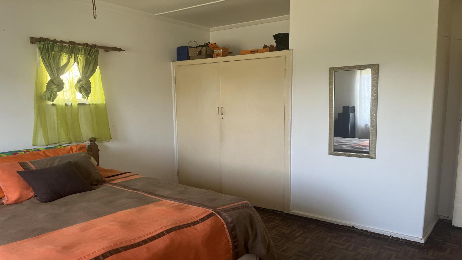 Bed Room 1 of property in Hatton Estate