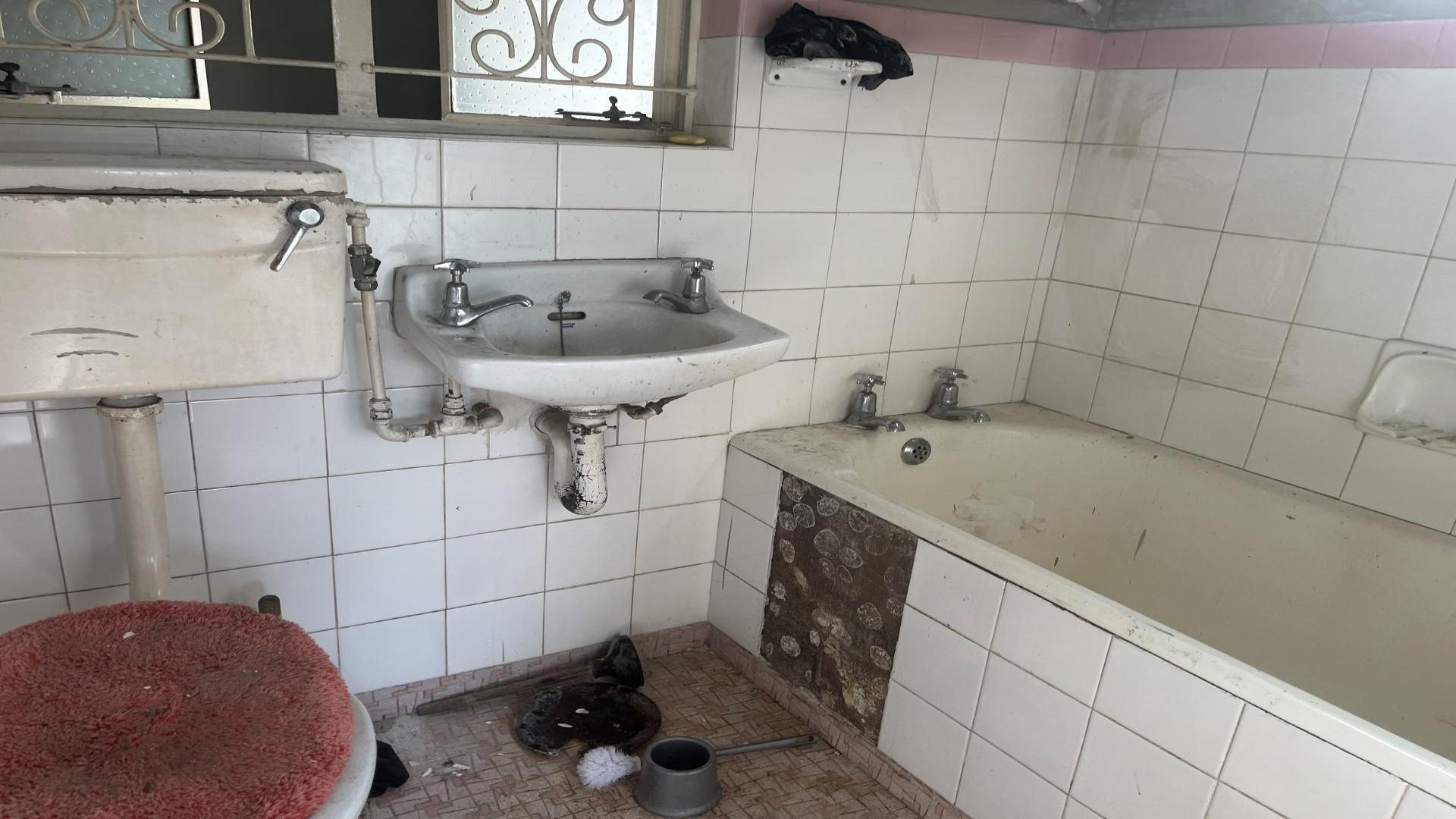 Bathroom 1 of property in Hatton Estate