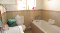 Bathroom 1 - 9 square meters of property in Erand Gardens