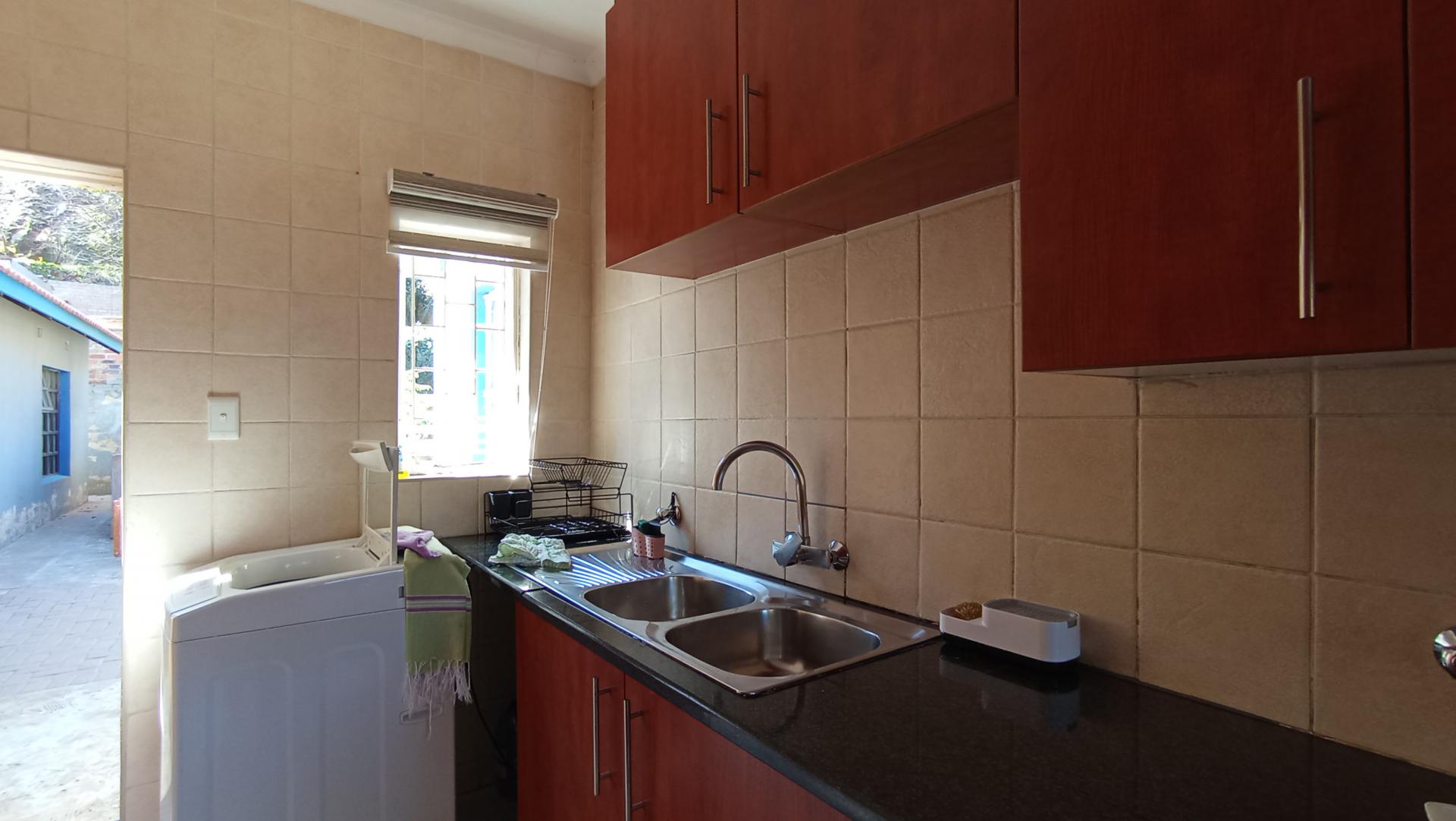 Kitchen - 33 square meters of property in Quellerina
