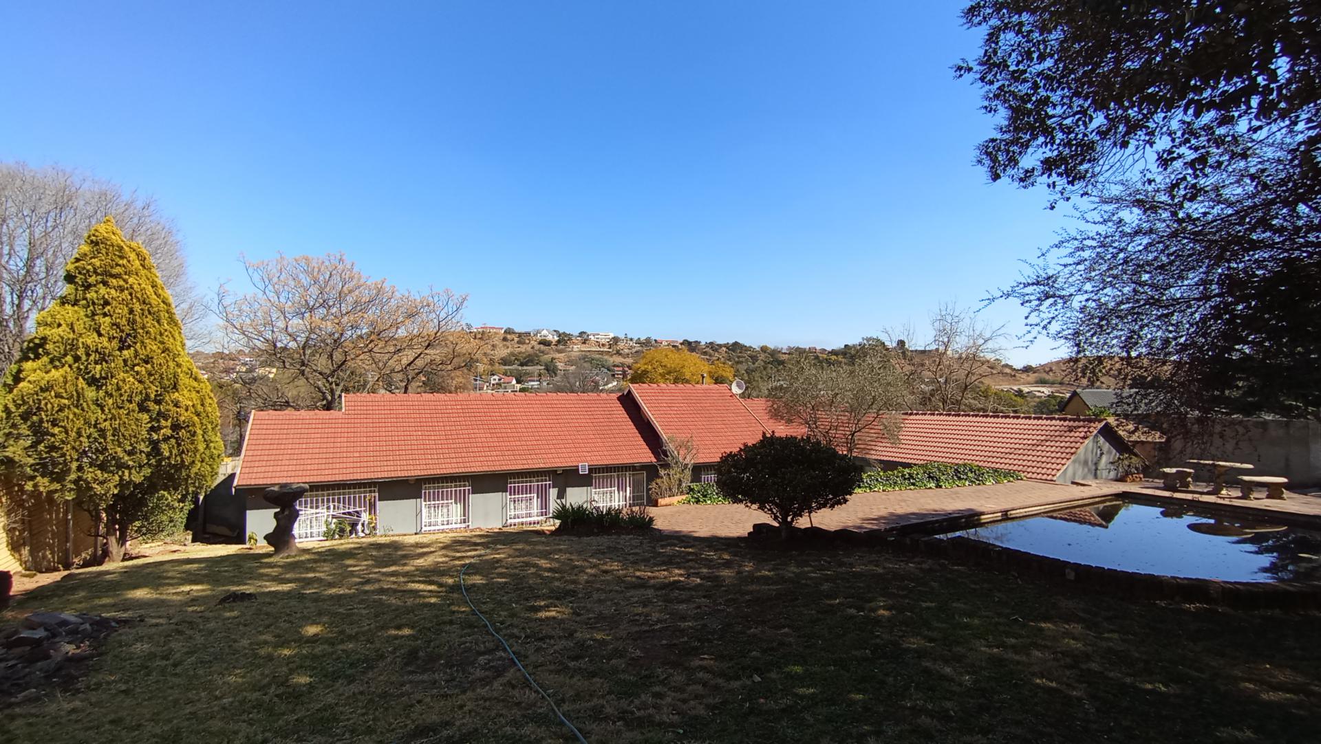 Backyard of property in Quellerina